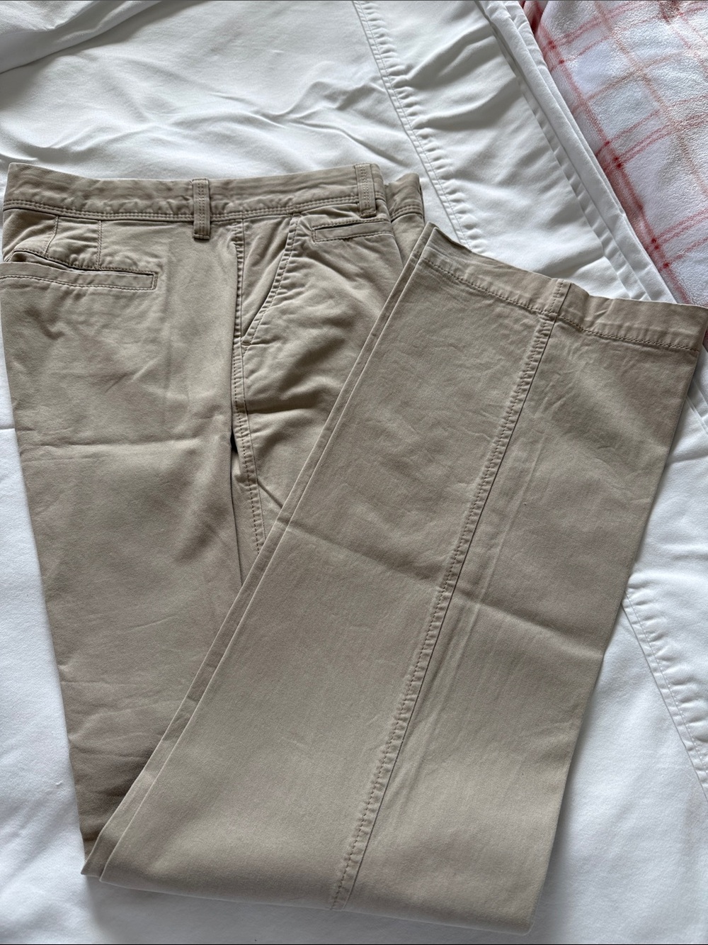 Old Navy Women’s Boot-Cut Khaki Pants in Light Khaki